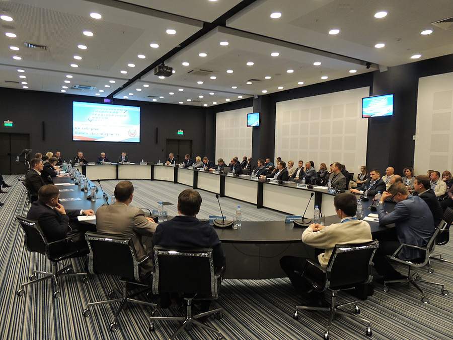 Участники Сибирского транспортного форума обсудили перспективы ФВФ на российских дорогах
